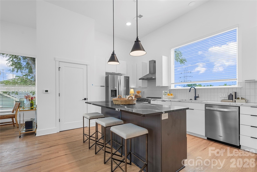411 Charles Avenue - Photo 20