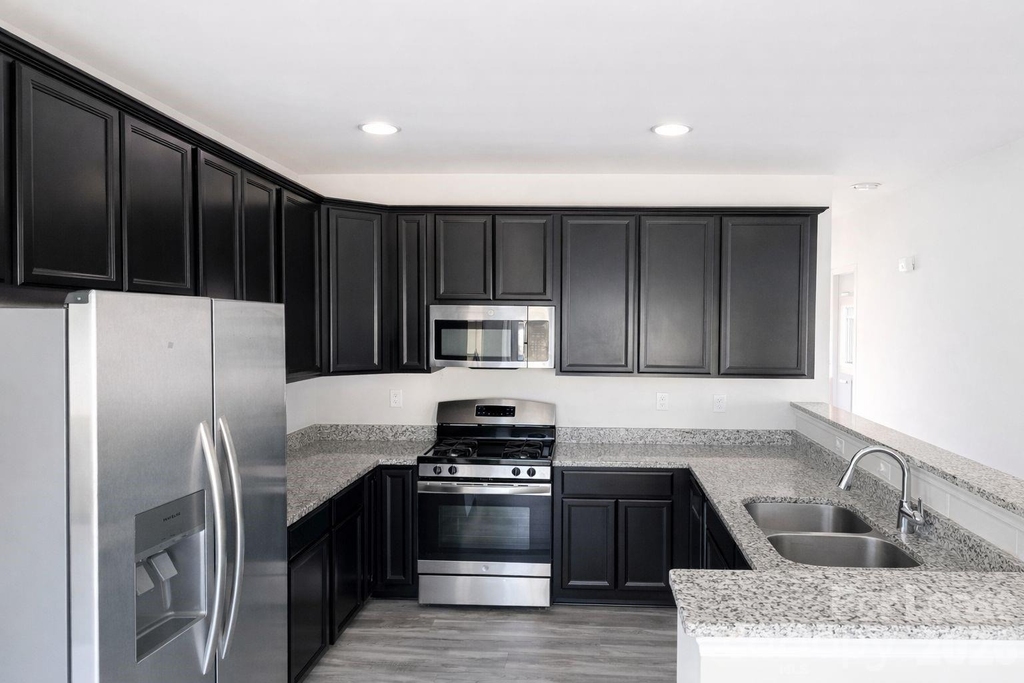 6328 Revolution Trail - Photo 6