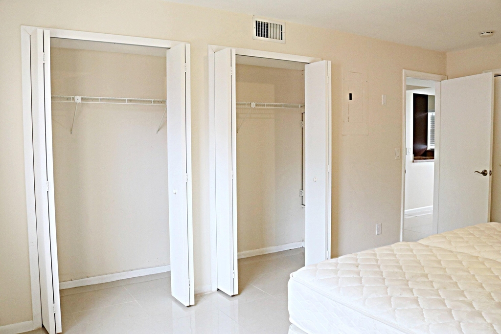 230 Ne 26th Avenue - Photo 7