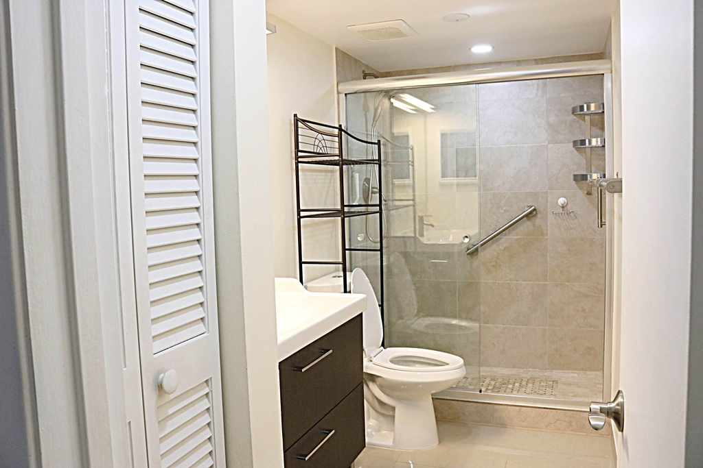 230 Ne 26th Avenue - Photo 4