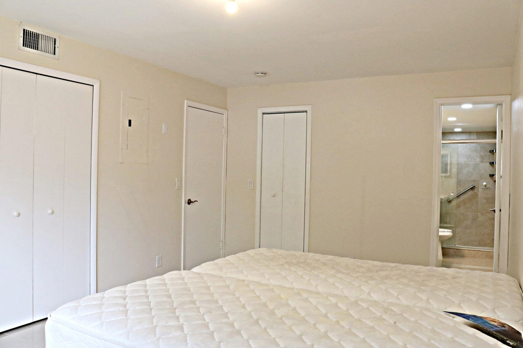 230 Ne 26th Avenue - Photo 8