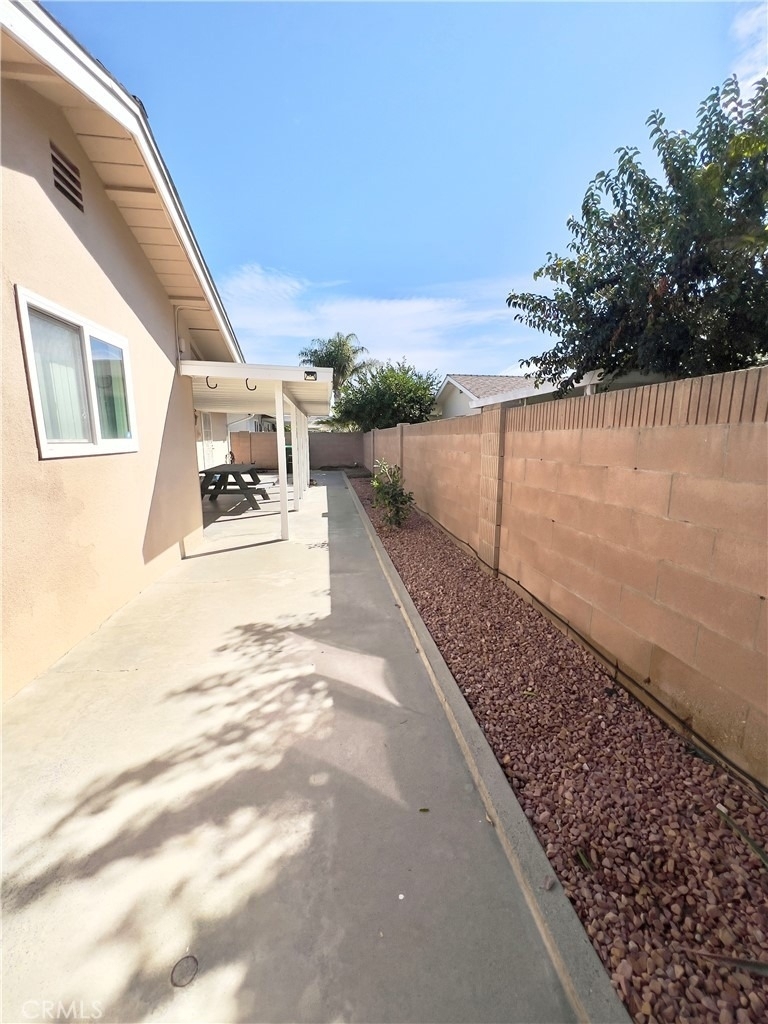 1521 W Westmont - Photo 24