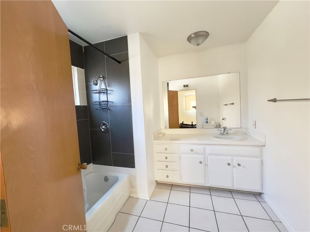 1521 W Westmont - Photo 13