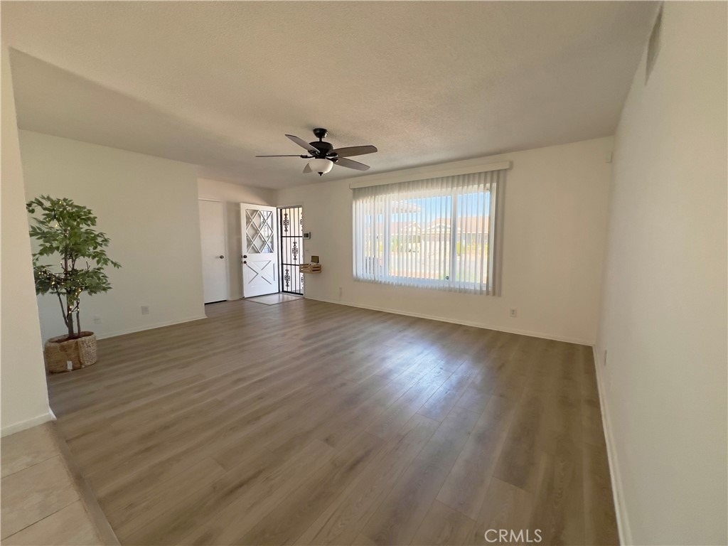 1521 W Westmont - Photo 2