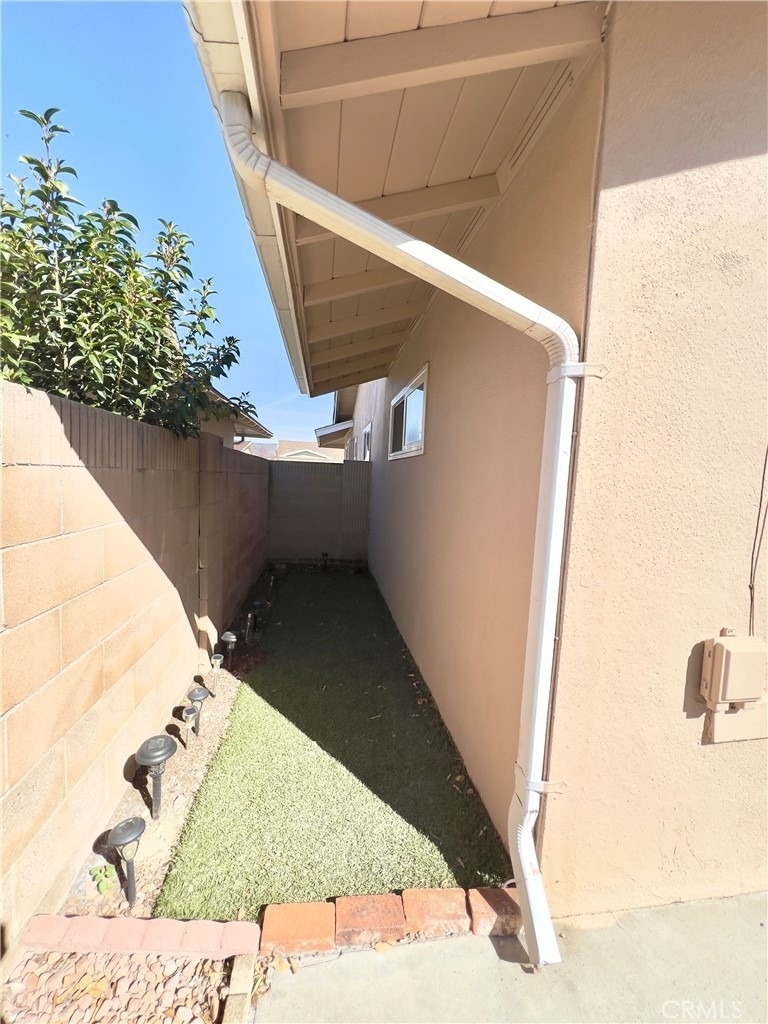 1521 W Westmont - Photo 23