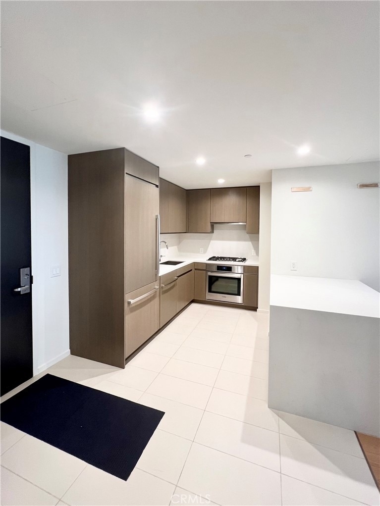 889 Francisco Street - Photo 1