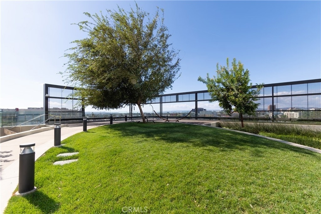 889 Francisco Street - Photo 27
