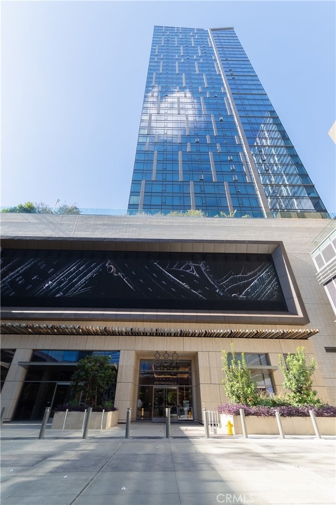 889 Francisco Street - Photo 40
