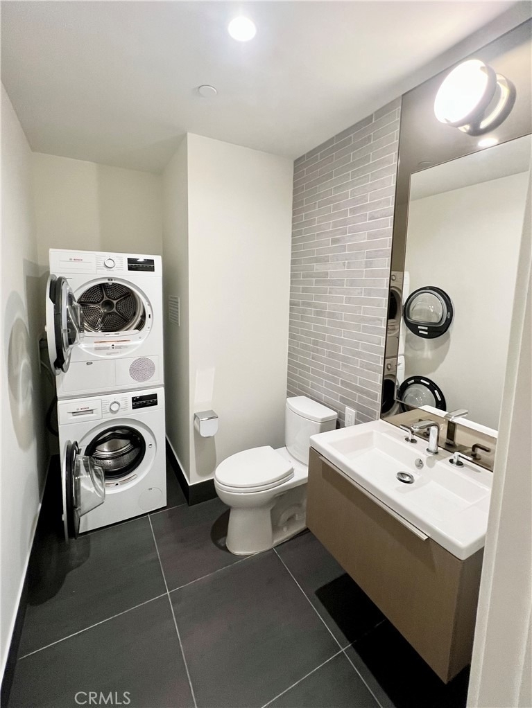 889 Francisco Street - Photo 11