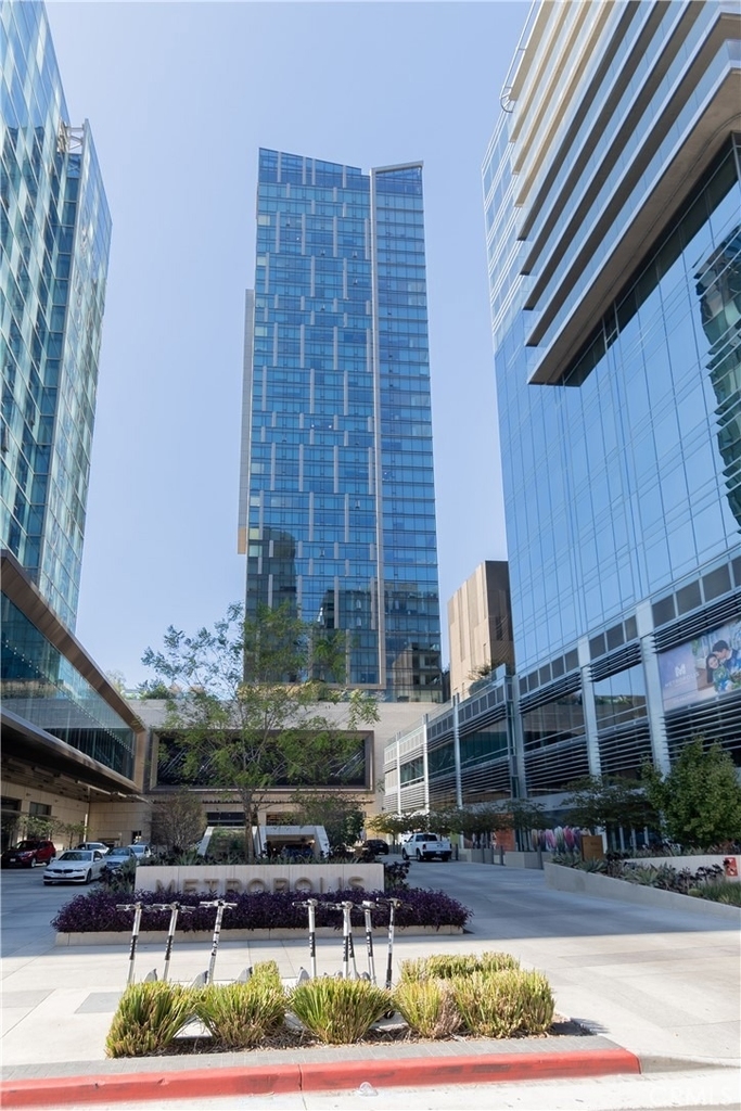 889 Francisco Street - Photo 42