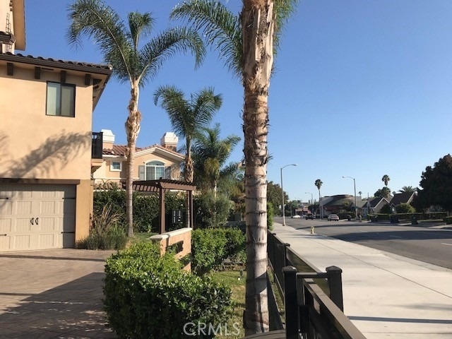 728 N Atlantic Boulevard - Photo 1