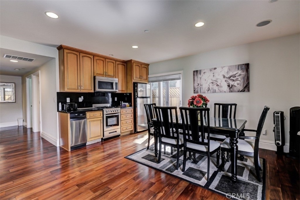 2504 23rd Street - Photo 3