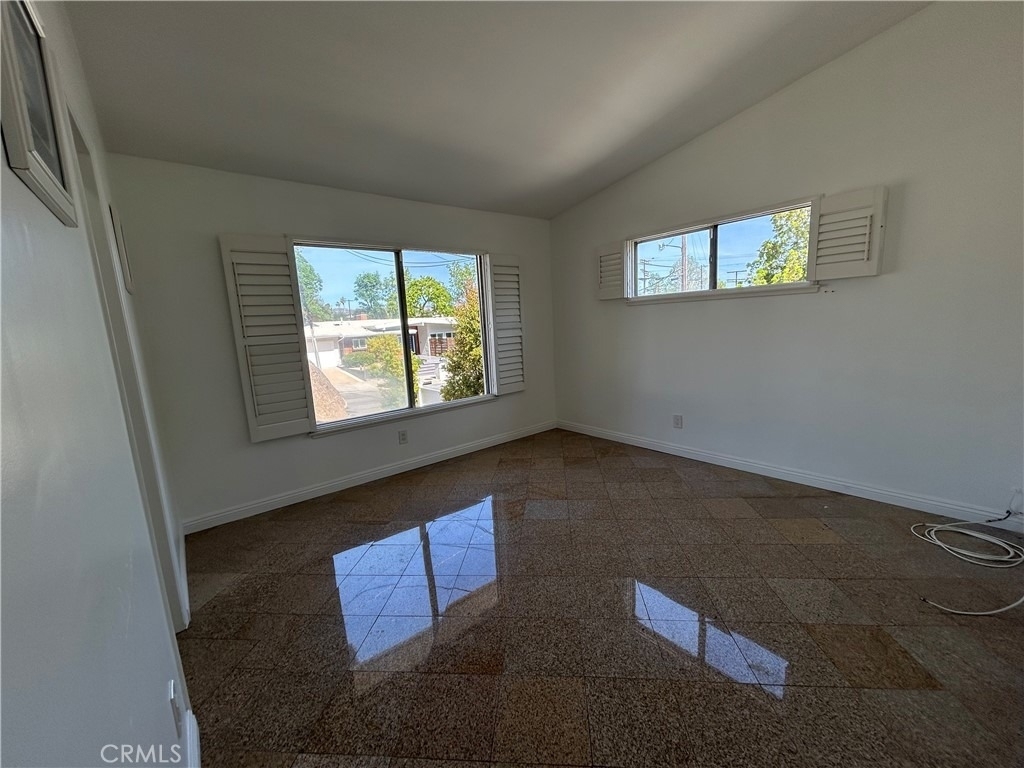 24010 Hatteras - Photo 22