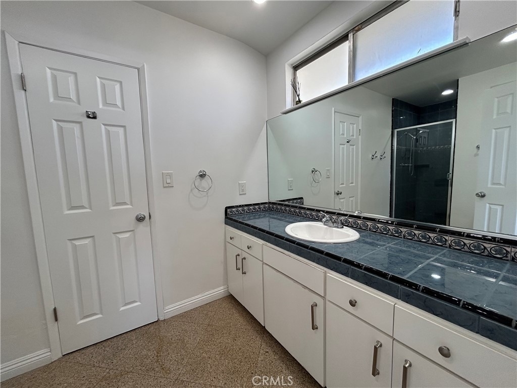 24010 Hatteras - Photo 17