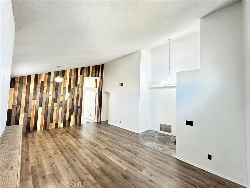 22841 Brompton - Photo 4