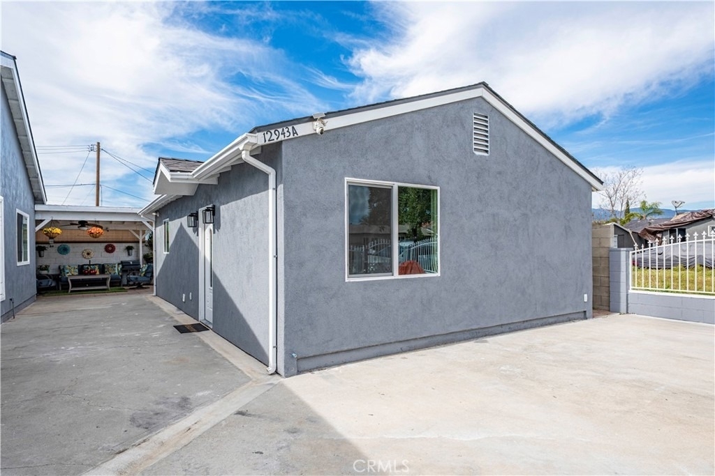 12943 Bess Avenue - Photo 0