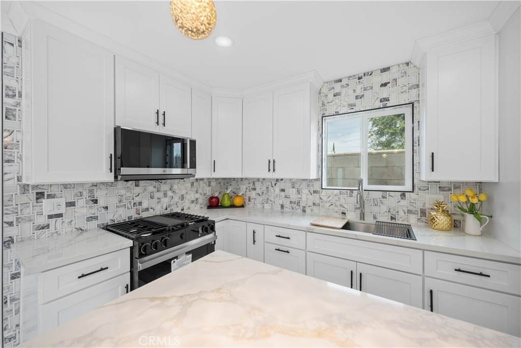 12943 Bess Avenue - Photo 10