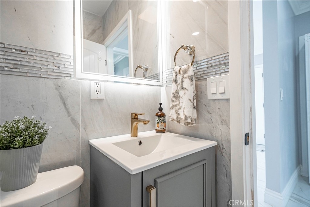 12943 Bess Avenue - Photo 22