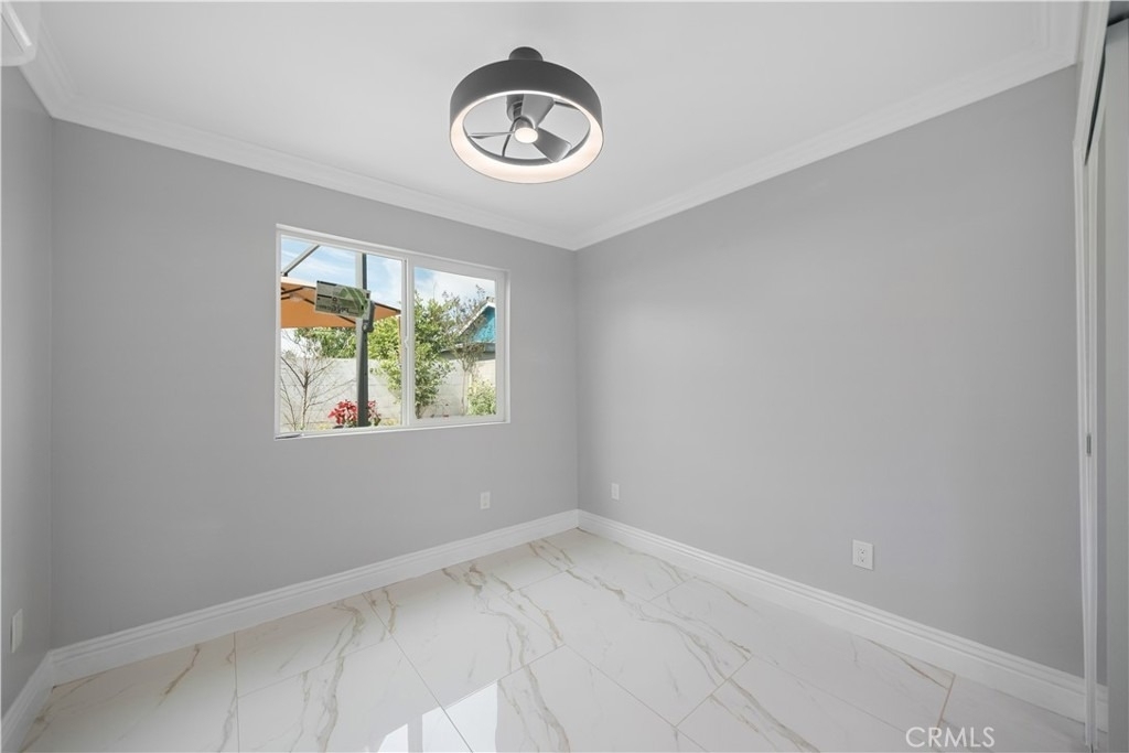 12943 Bess Avenue - Photo 2