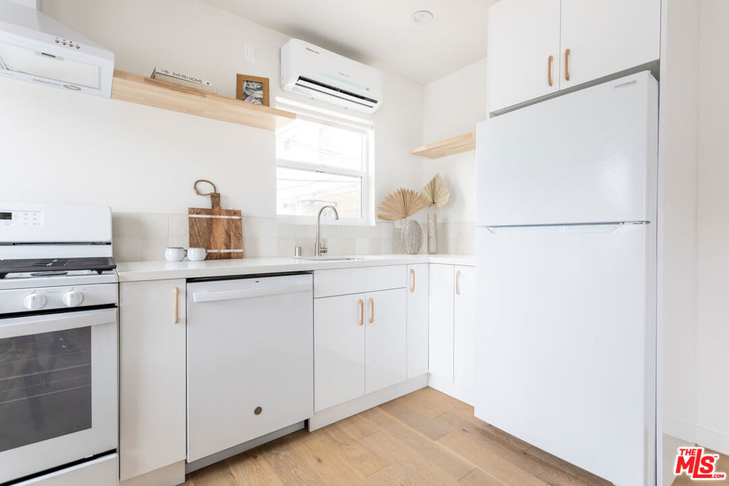 3615 Bellevue Avenue - Photo 4