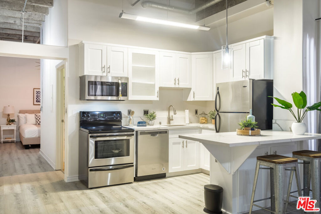 312 W 5th Street - Photo 6