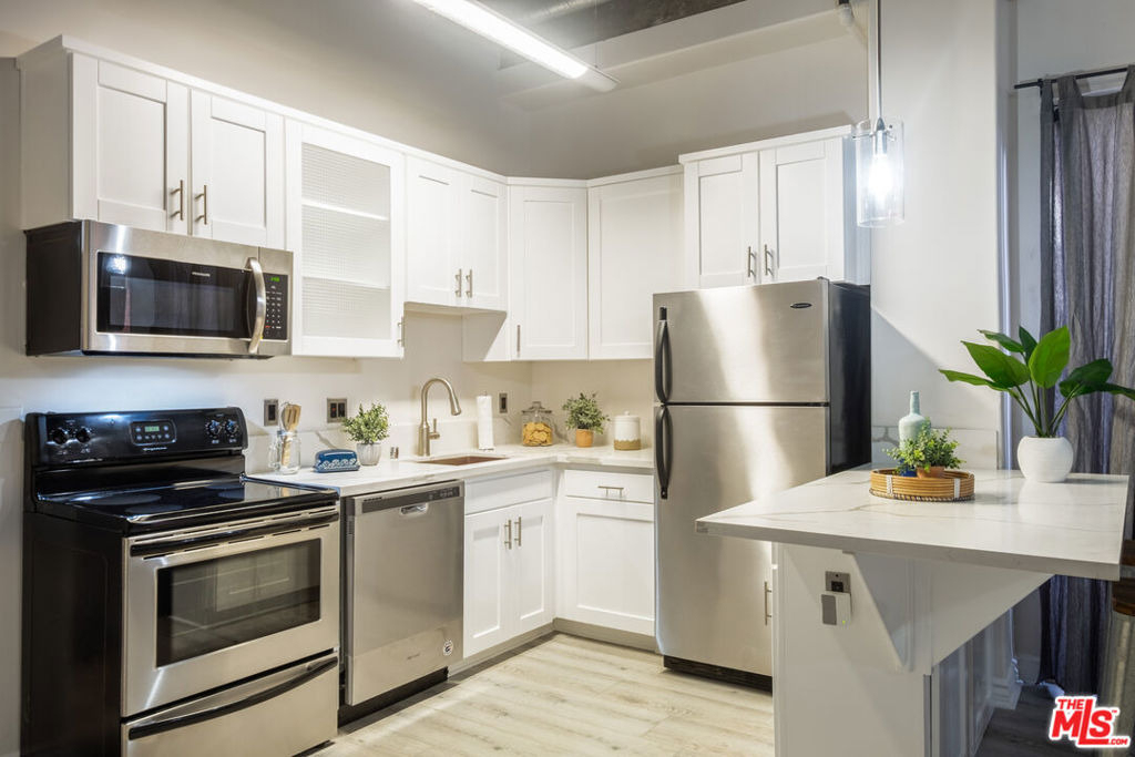 312 W 5th Street - Photo 9