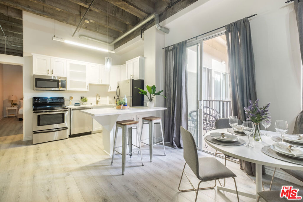 312 W 5th Street - Photo 24