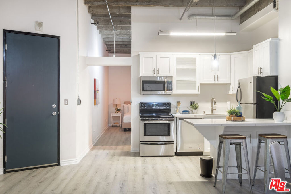 312 W 5th Street - Photo 7