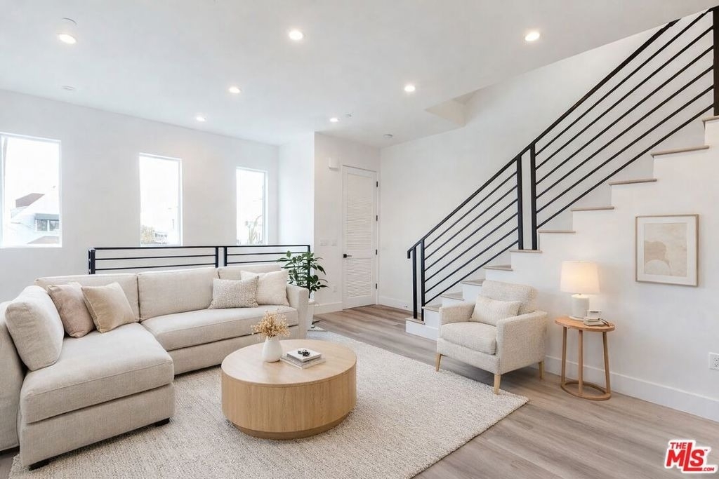 525 N Normandie Avenue - Photo 0