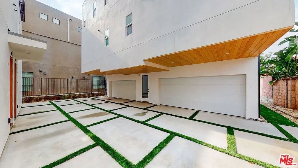 525 N Normandie Avenue - Photo 13