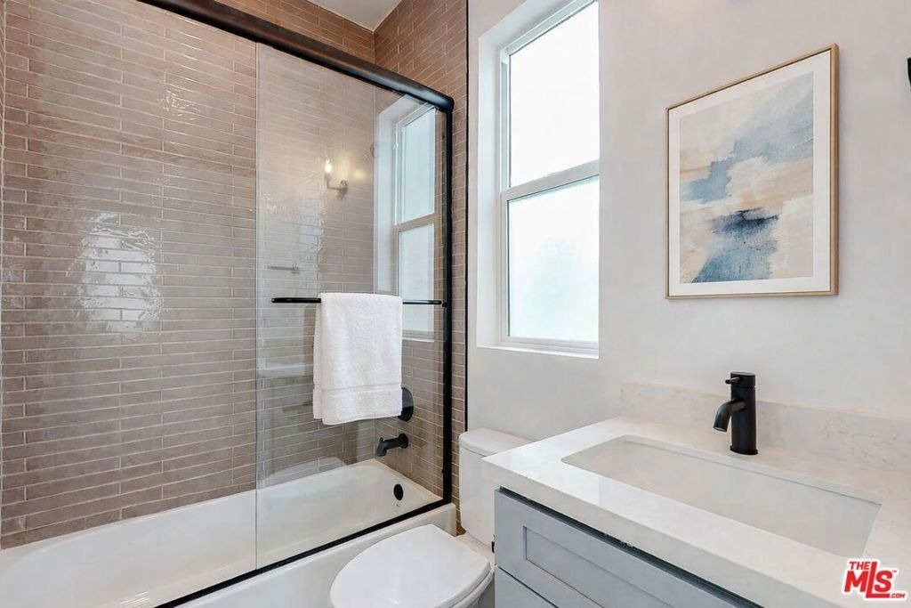 525 N Normandie Avenue - Photo 4