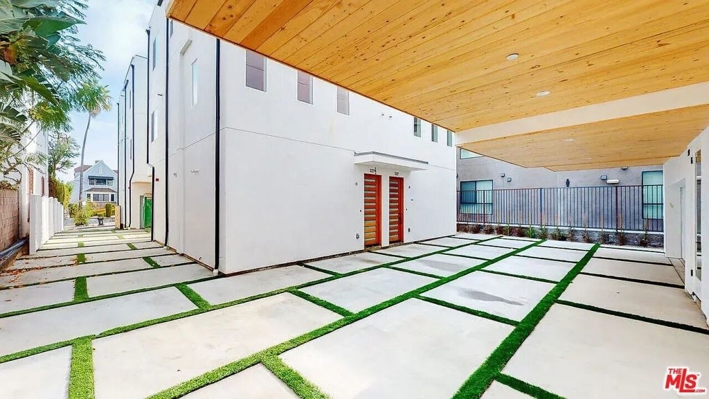 525 N Normandie Avenue - Photo 15