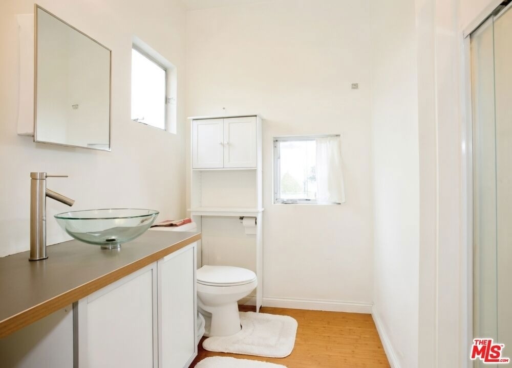 1188 W 36th Place - Photo 3