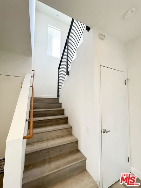 1188 W 36th Place - Photo 4