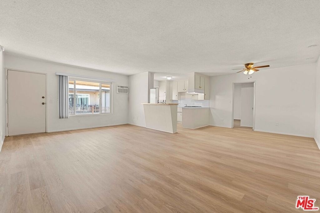 15540 Moorpark Street - Photo 0