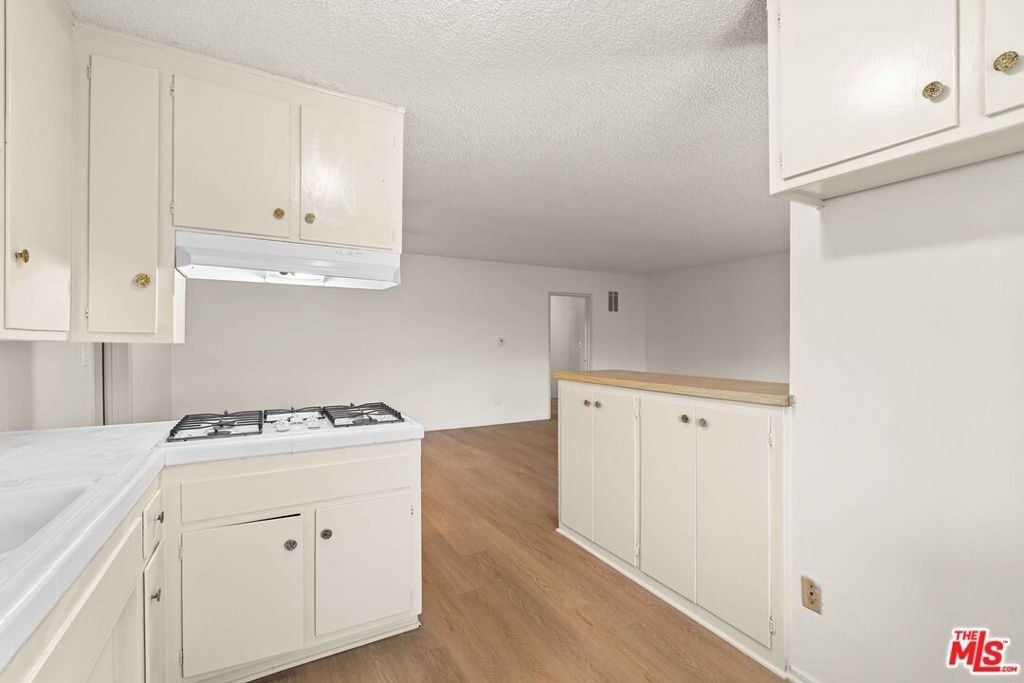 15540 Moorpark Street - Photo 4