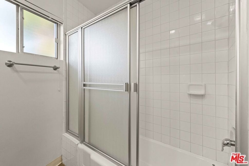 15540 Moorpark Street - Photo 10