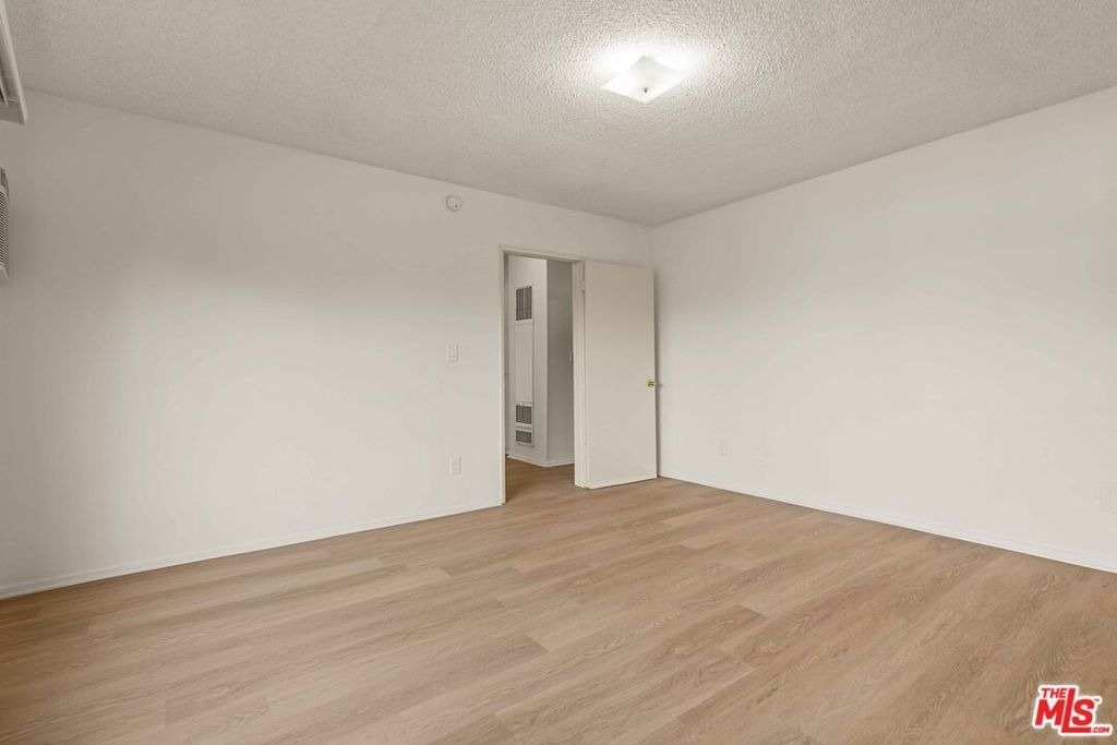 15540 Moorpark Street - Photo 8