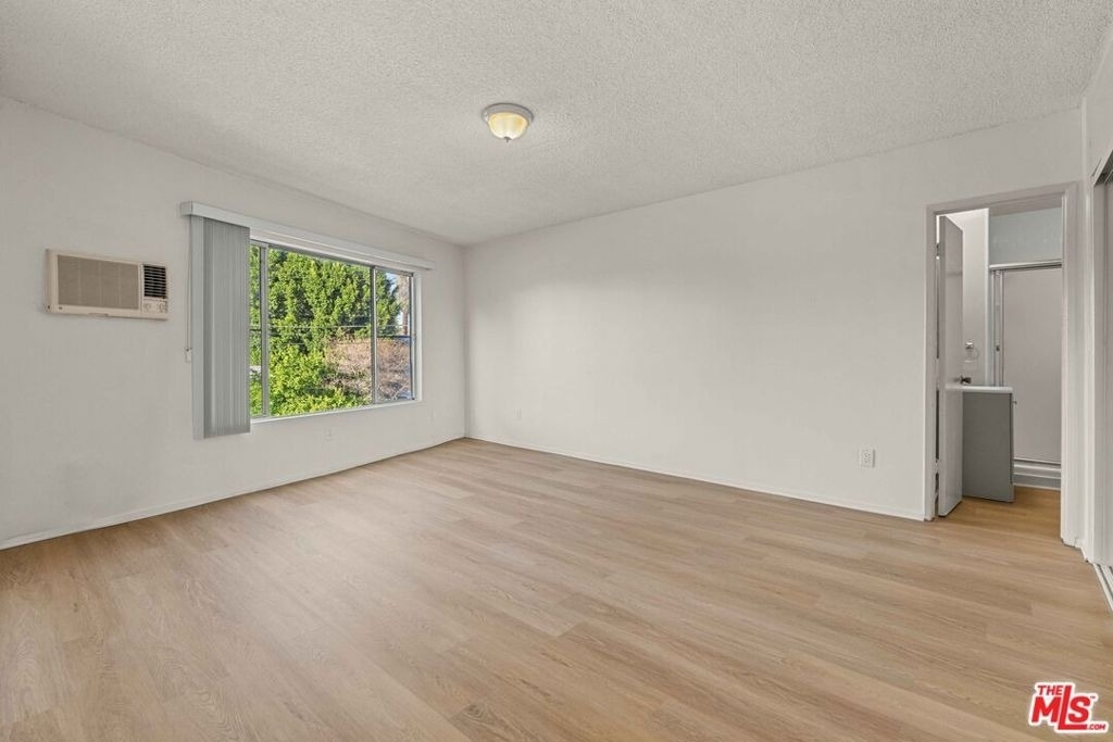 15540 Moorpark Street - Photo 11