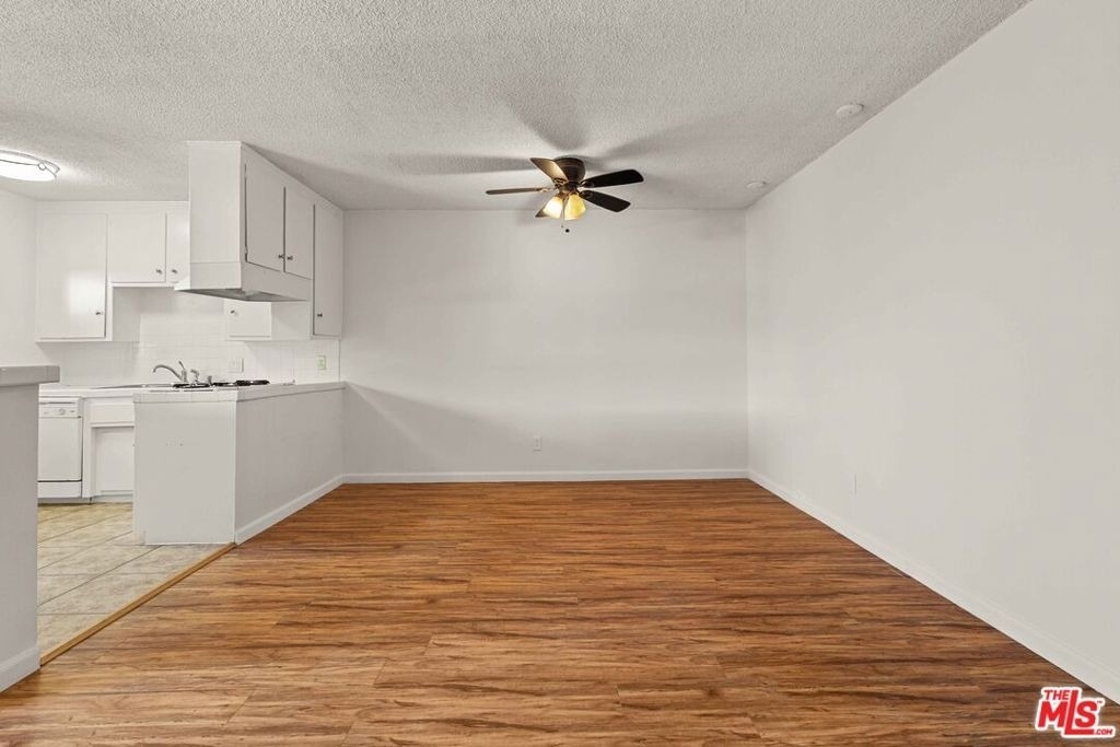 15540 Moorpark Street - Photo 2