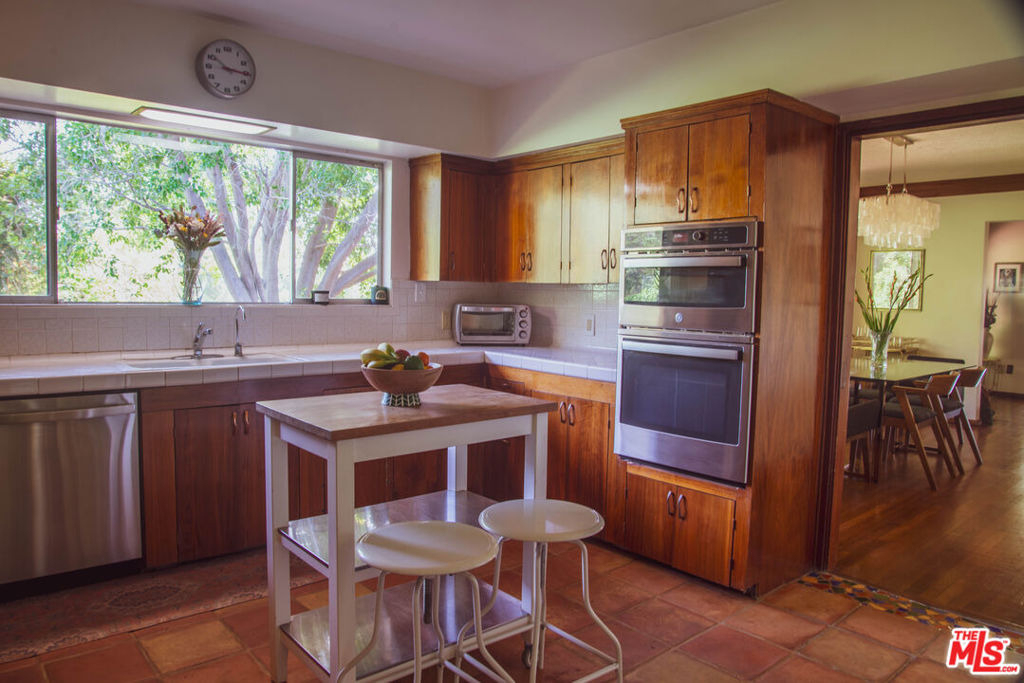 1070 Norumbega Drive - Photo 8