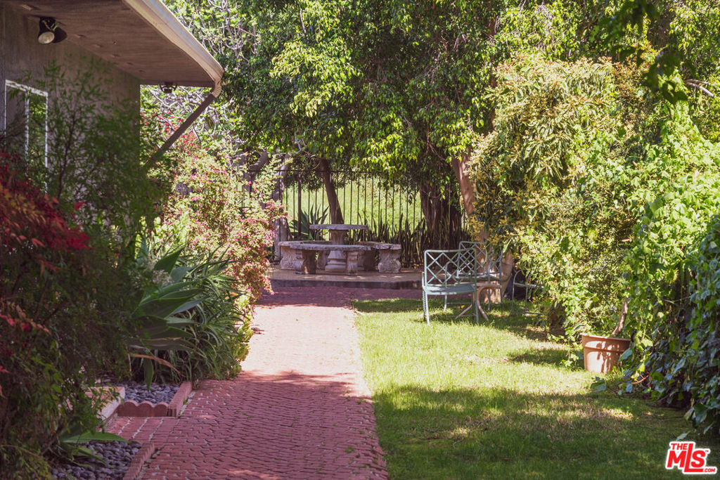 1070 Norumbega Drive - Photo 0