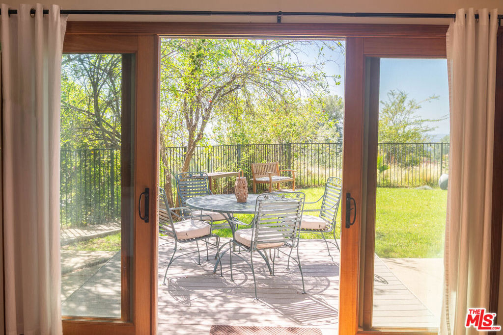 1070 Norumbega Drive - Photo 7