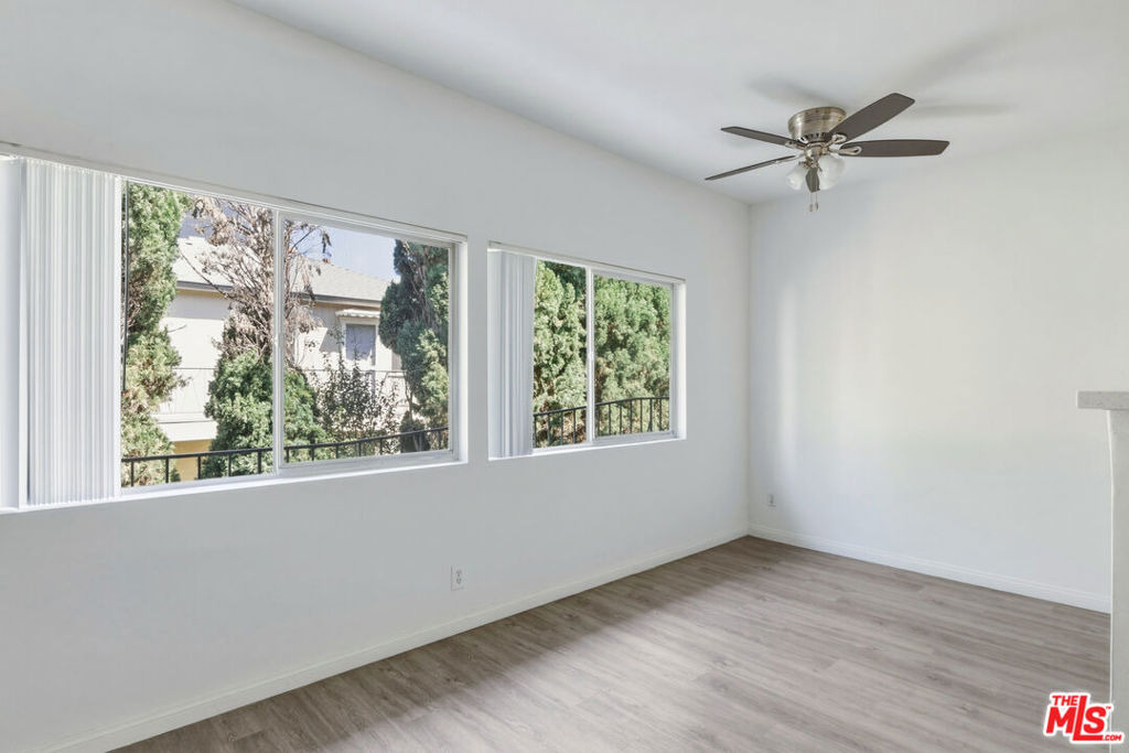 11746 Goshen Avenue - Photo 23