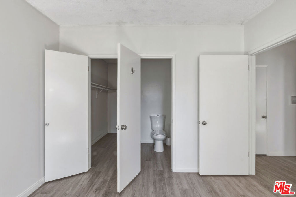 11746 Goshen Avenue - Photo 14
