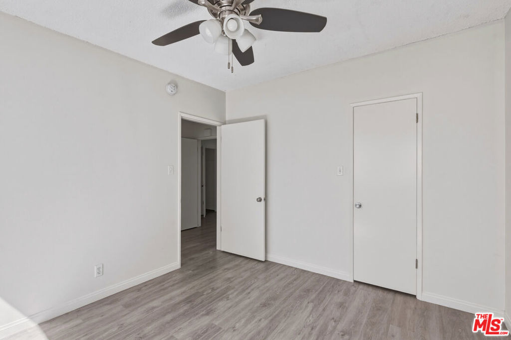 11746 Goshen Avenue - Photo 21