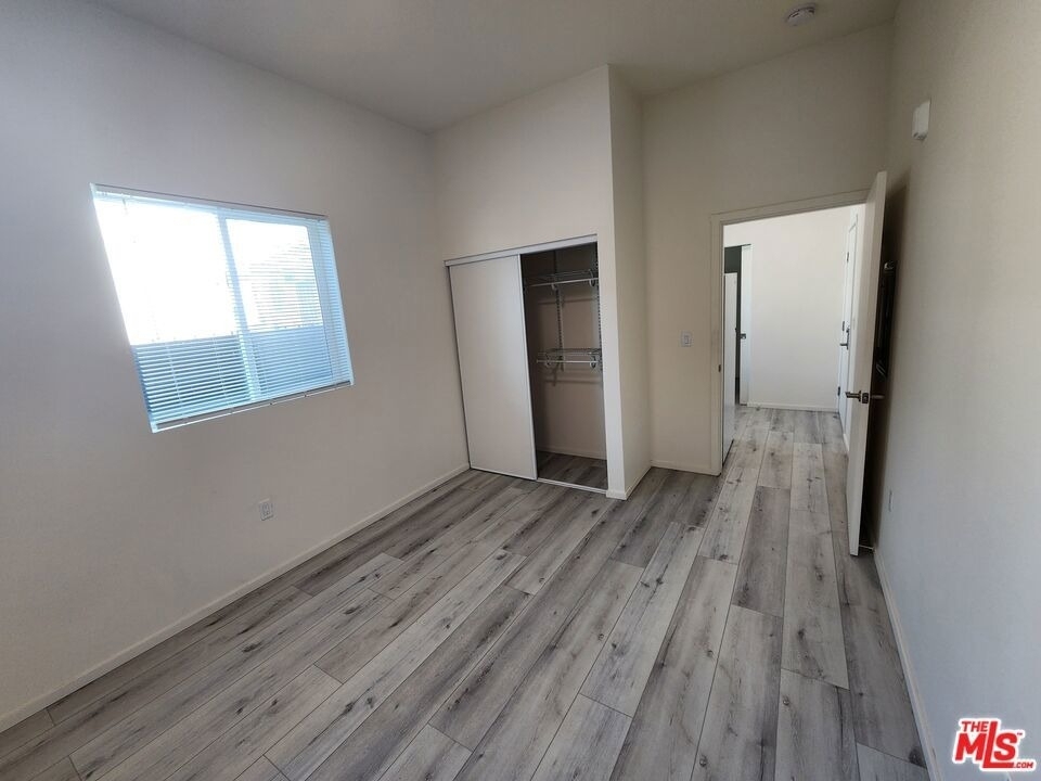 1120 E 25th Street - Photo 3