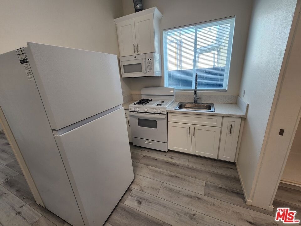 1120 E 25th Street - Photo 7