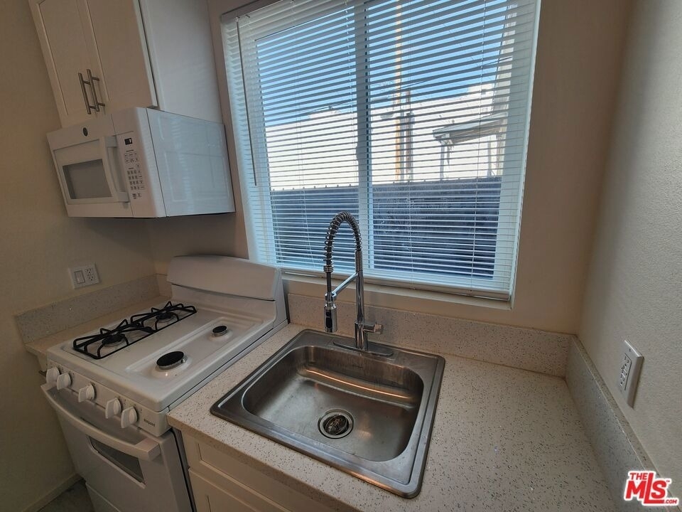 1120 E 25th Street - Photo 1