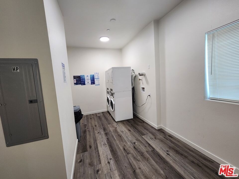1120 E 25th Street - Photo 9
